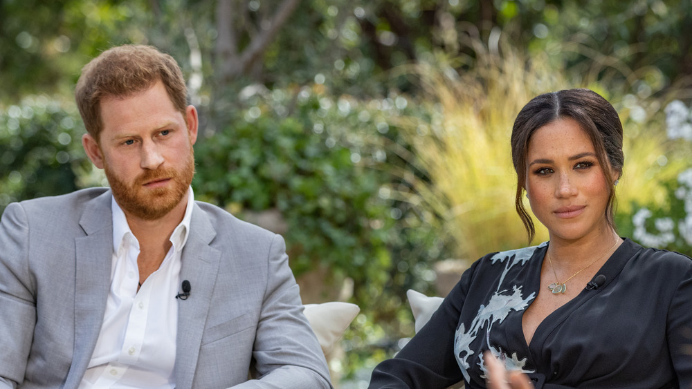 Meghan Markle e il principe Harry si siedono per l'intervista a Oprah