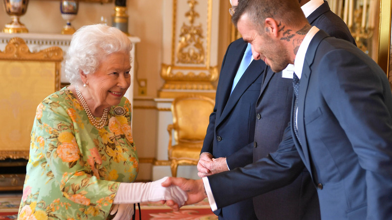 La regina Elisabetta incontra David Beckham