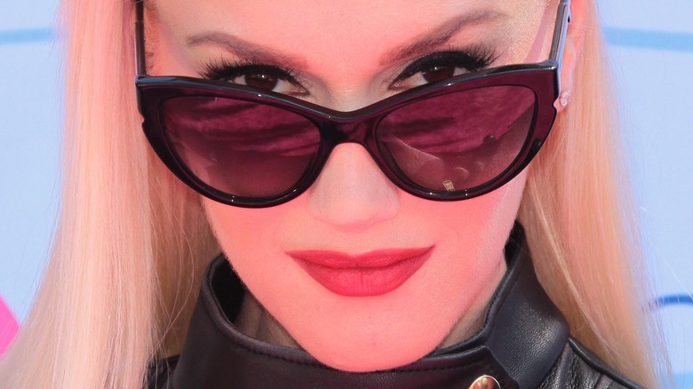 Gwen Stefani con gli occhiali da sole
