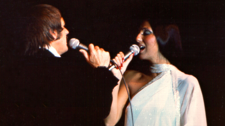 Sonny e Cher cantano