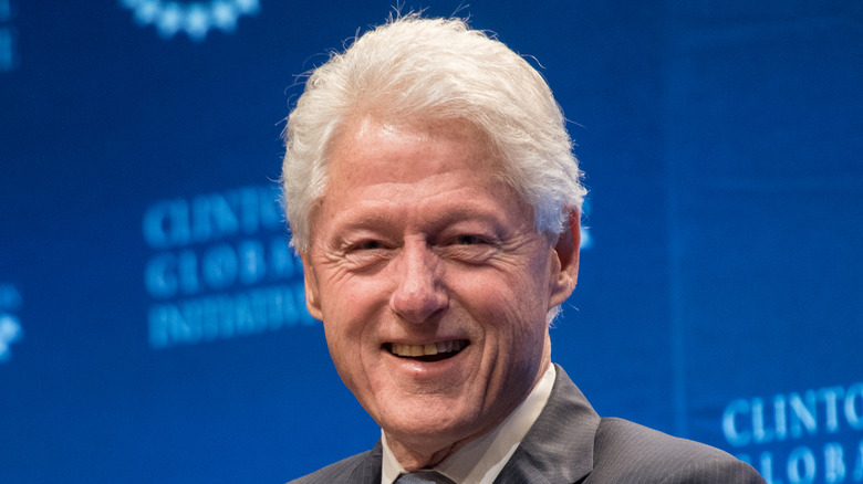 Bill Clinton sorride