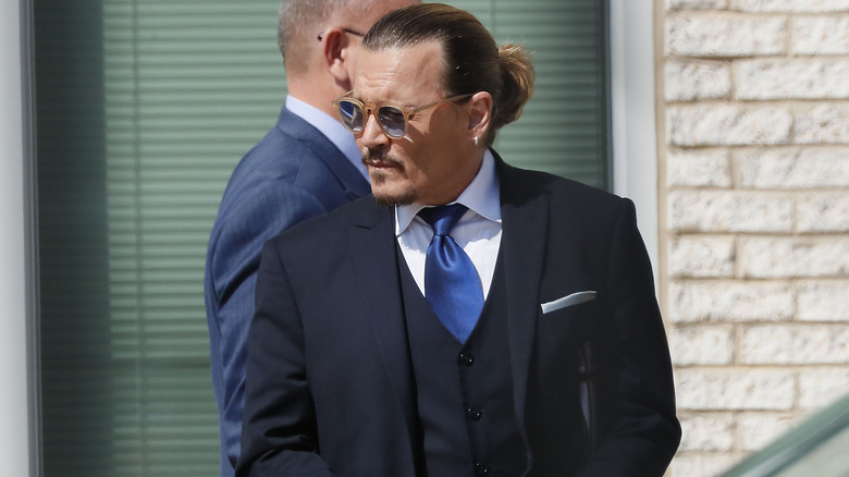 Johnny Depp fuori dal tribunale della contea di Fairfax in Virginia nell'aprile 2022