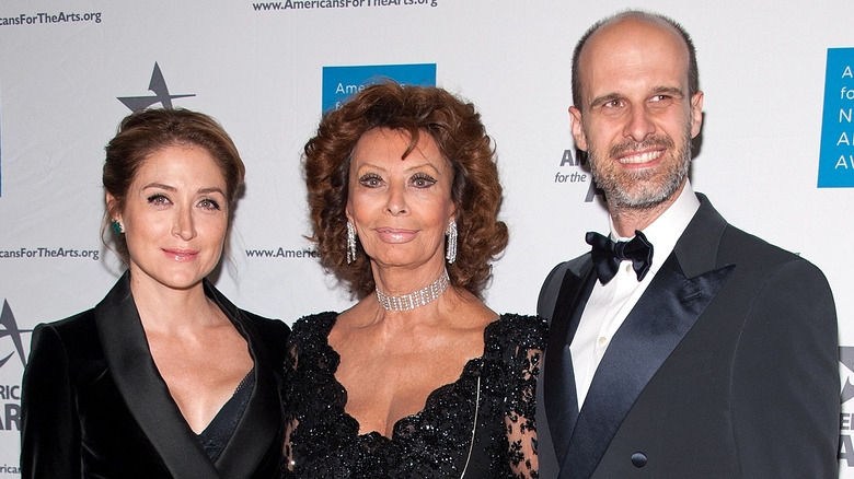 Sasha Alexander, Sophia Loren ed Edoardo Ponti sorridenti
