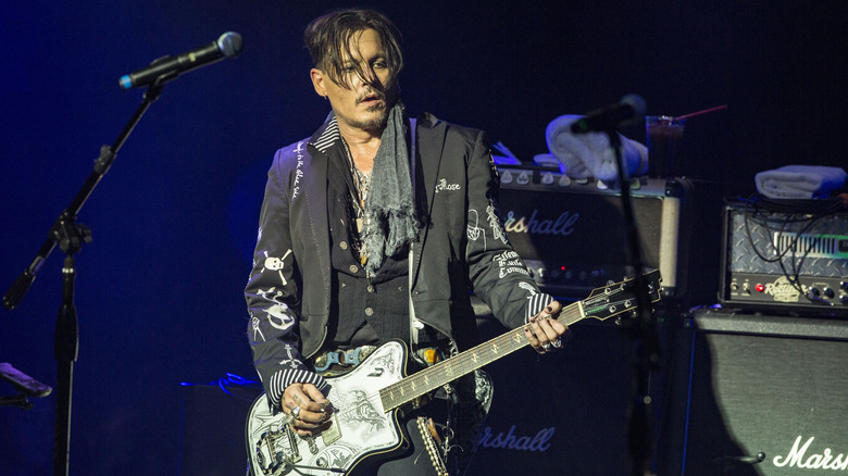 Johnny Depp suona nella band 2018