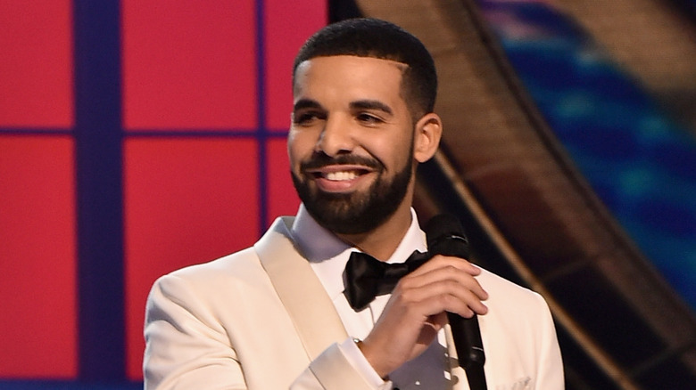 Drake durante una premiazione