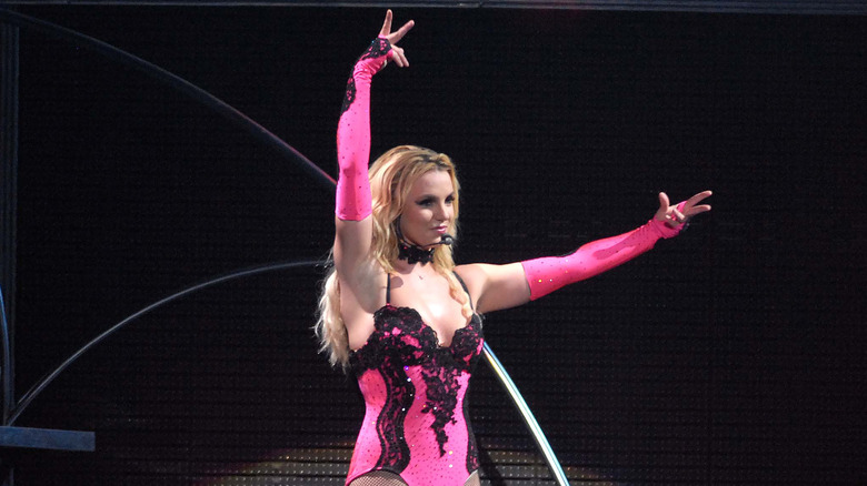 Britney Spears si esibisce