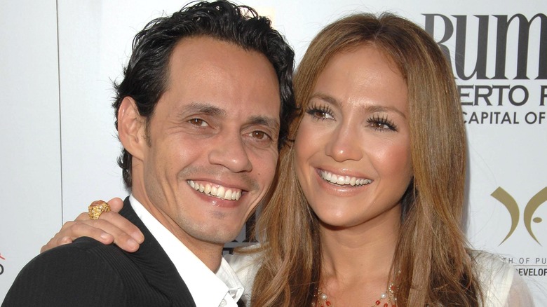 Marc Anthony e Jennifer Lopez sorridenti