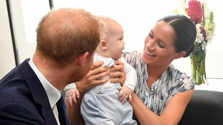 Il principe Harry e Meghan Markle con il figlio