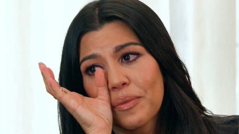 Kourtney Kardashian che piange 