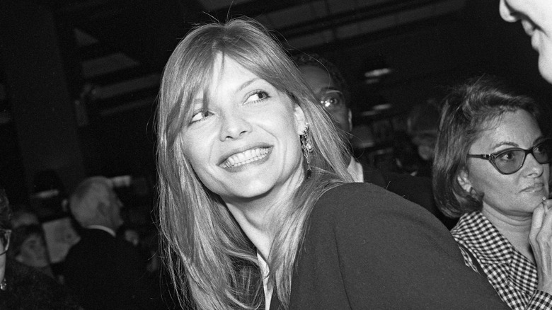 Il sorriso in bianco e nero di Michelle Pfeiffer