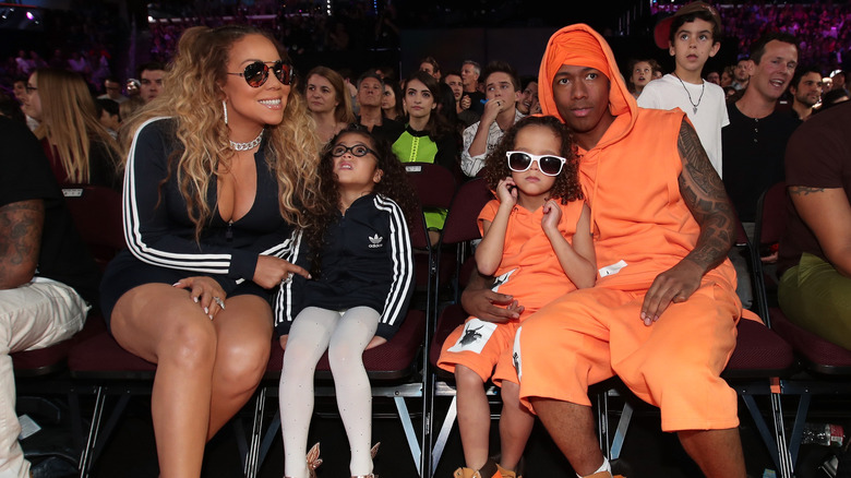Mariah Carey vestita con Nick Cannon e bambini